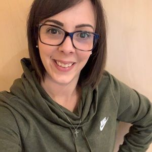 Meet your Posher, Cassandra